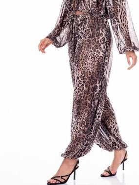 A332. Leopard Print Wide Leg Harlem Balloon Pants